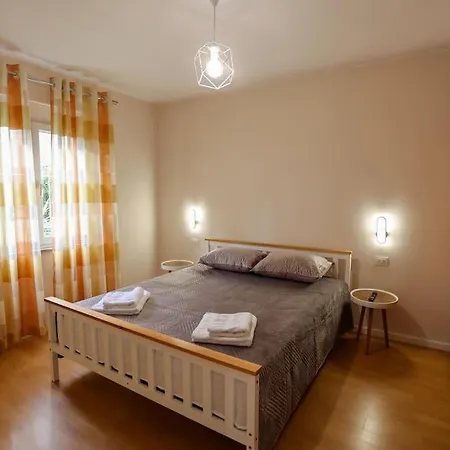 Lively Center Of Apartment *